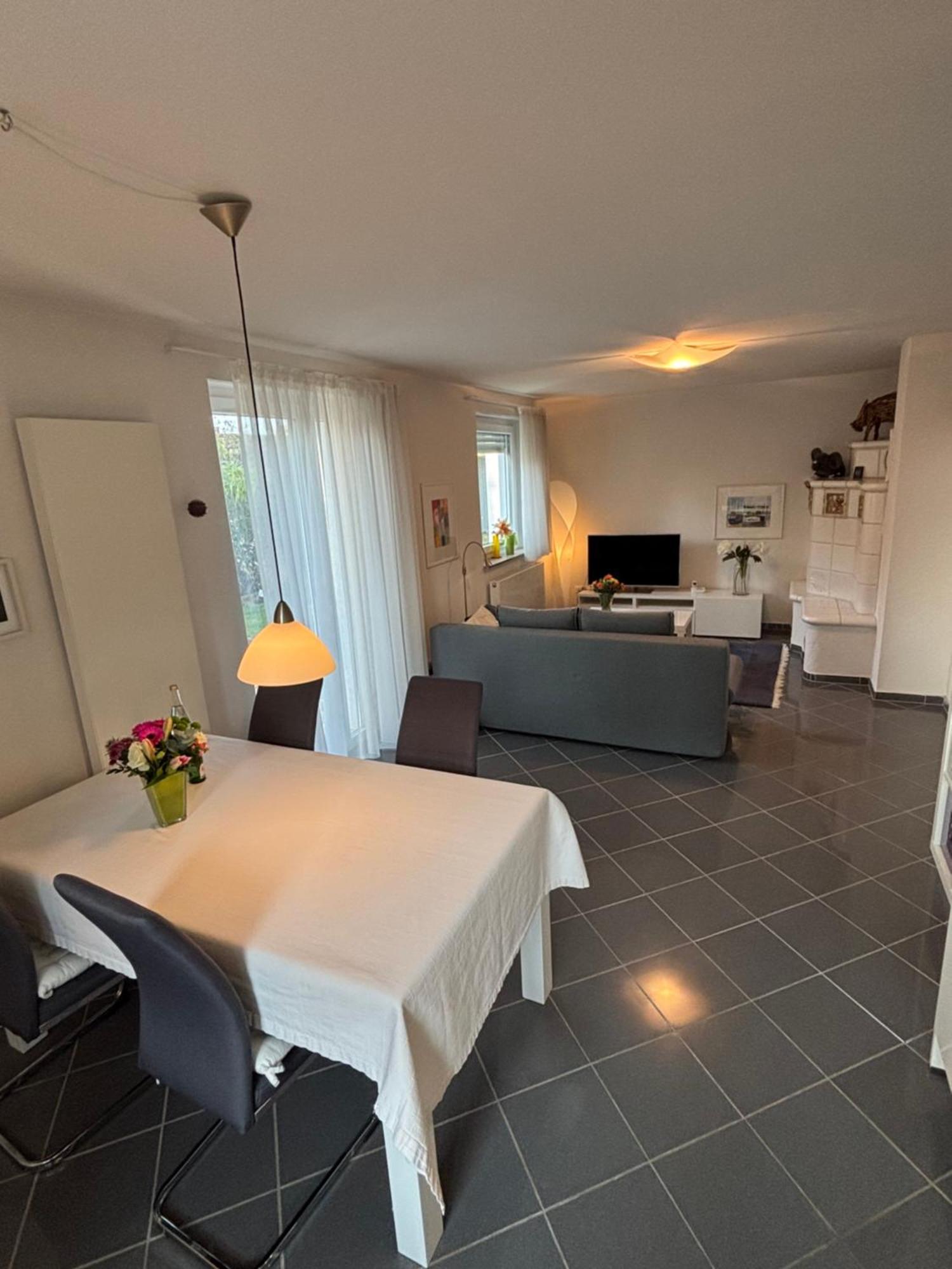 Charmante Ferienwohnung Fuer 2-3 Gaeste Wuerzburg Hoechberg Exterior photo