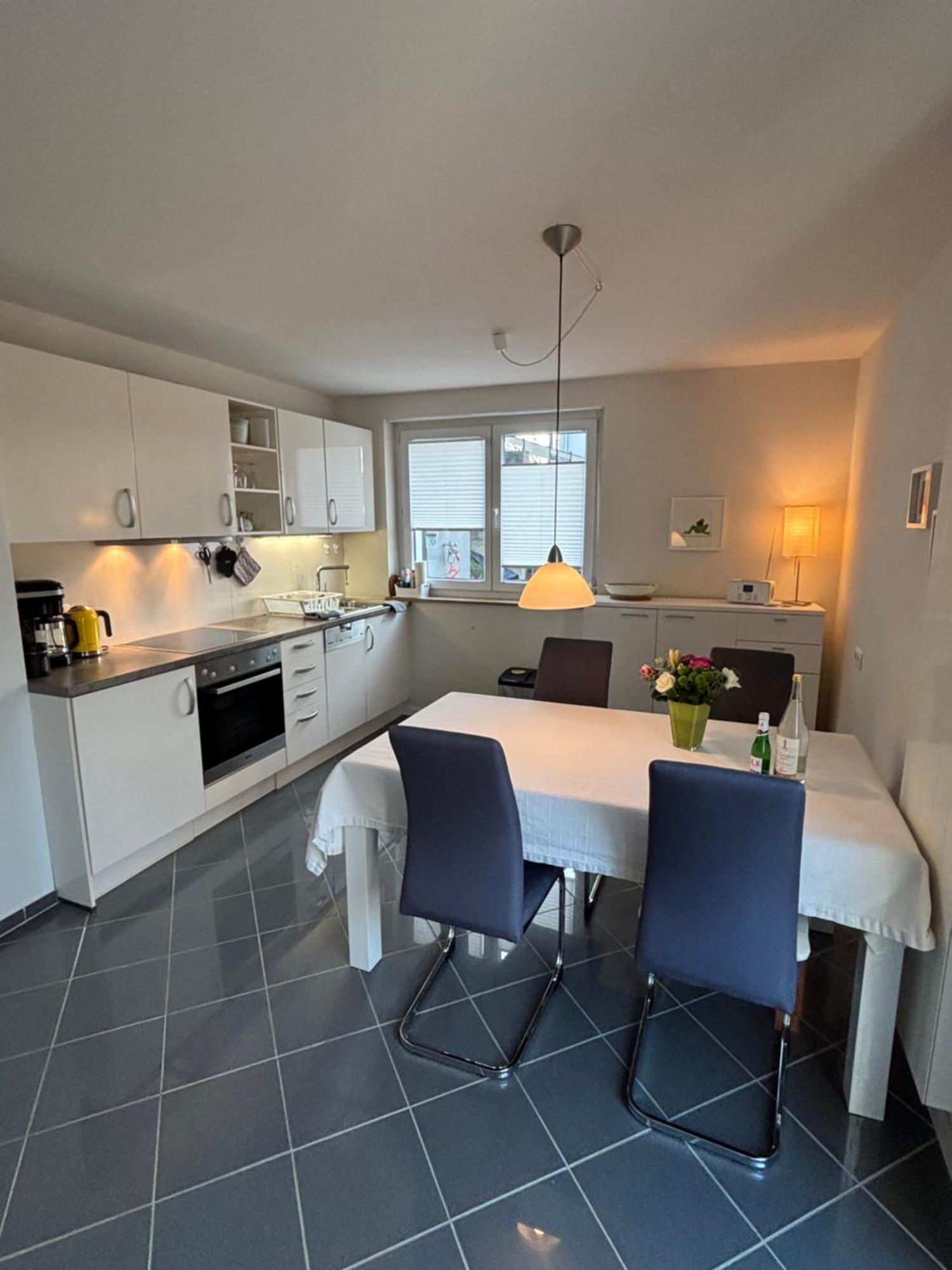 Charmante Ferienwohnung Fuer 2-3 Gaeste Wuerzburg Hoechberg Exterior photo